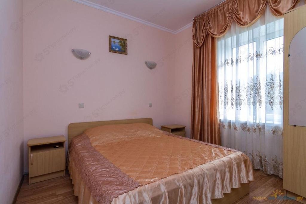 Гостевой дом  Король Лев Лоо